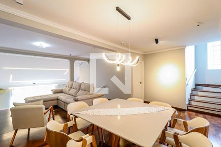 Casa para alugar com 5 quartos, 550m² em Vila Pirajussara, São Paulo