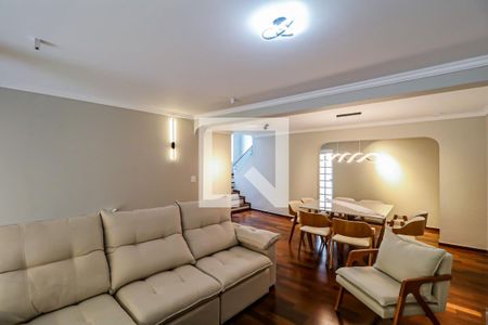 Casa para alugar com 5 quartos, 550m² em Vila Pirajussara, São Paulo