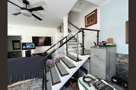 Escada de acesso de casa à venda com 3 quartos, 150m² em Todos Os Santos, Rio de Janeiro