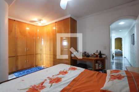 Suíte de casa à venda com 3 quartos, 312m² em Jardim Iva, São Paulo