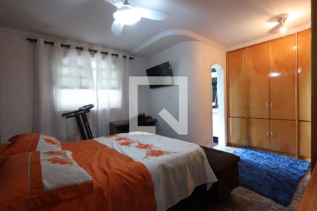 Suíte de casa à venda com 3 quartos, 312m² em Jardim Iva, São Paulo