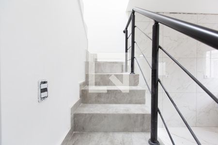 Escada  de casa à venda com 2 quartos, 90m² em Vila Campanela, São Paulo