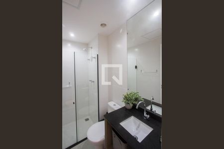 Banheiro Social de kitnet/studio para alugar com 1 quarto, 25m² em Jardim das Acacias, São Paulo