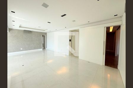 Apartamento à venda com 4 quartos, 256m² em Vila Cordeiro, São Paulo