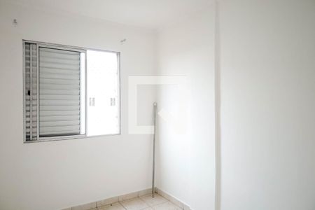 Quarto 2 de apartamento para alugar com 2 quartos, 56m² em Conjunto Residencial José Bonifácio, São Paulo