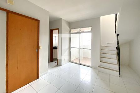 Sala de apartamento para alugar com 2 quartos, 120m² em Palmeiras, Belo Horizonte