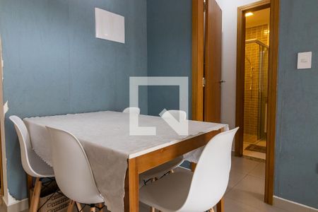 Detalhe da sala de apartamento para alugar com 1 quarto, 53m² em Guilhermina, Praia Grande