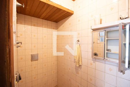 Banheiro 1 de casa à venda com 6 quartos, 200m² em Jardim Guapira, São Paulo