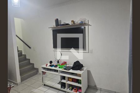 Sala de casa de condomínio à venda com 3 quartos, 80m² em Jd Maria Eugenia, Campinas