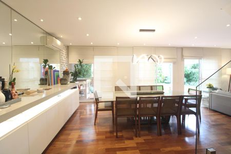 Sala 2 de casa de condomínio à venda com 3 quartos, 270m² em Vila Sofia, São Paulo