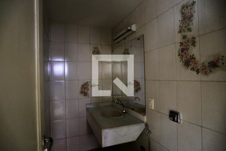 Banheiro de apartamento para alugar com 1 quarto, 180m² em Carmo, Belo Horizonte