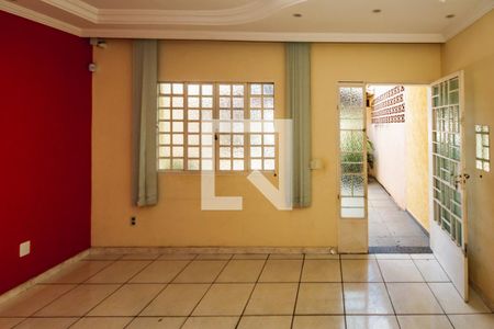 Casa à venda com 3 quartos, 282m² em Santa Monica, Belo Horizonte