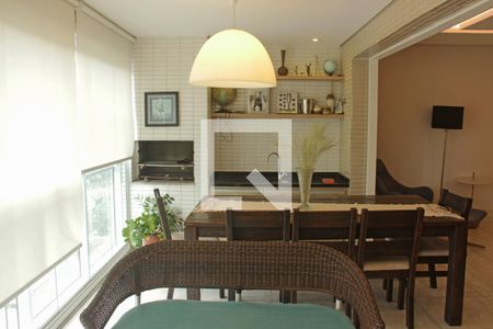 Sala de apartamento para alugar com 3 quartos, 180m² em Gonzaga, Santos