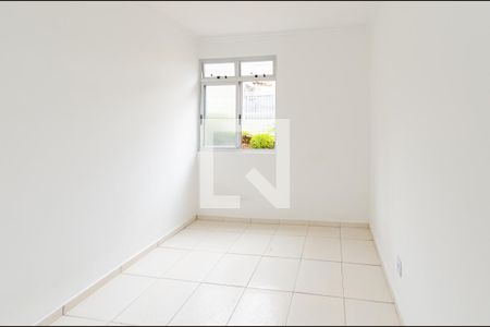 Quarto 1 de apartamento para alugar com 2 quartos, 60m² em João Pinheiro, Belo Horizonte
