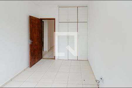 Quarto 2 de apartamento para alugar com 2 quartos, 60m² em João Pinheiro, Belo Horizonte