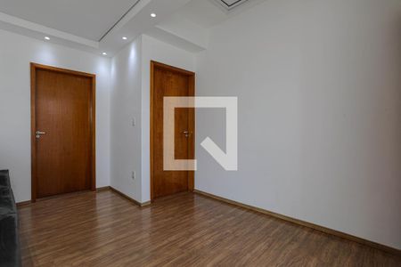 Living de casa de condomínio para alugar com 3 quartos, 240m² em Vila Mogi Moderno, Mogi das Cruzes