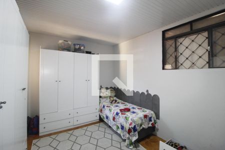 Quarto 2 de casa à venda com 3 quartos, 153m² em Vila Ipiranga, Porto Alegre