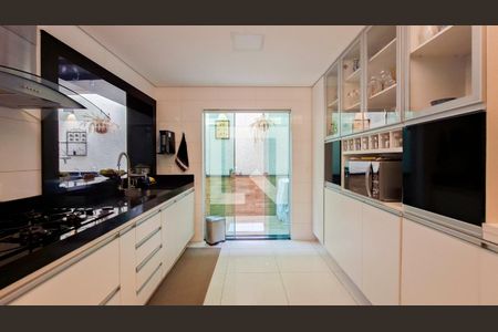 Cozinha de apartamento à venda com 2 quartos, 124m² em João Pinheiro, Belo Horizonte