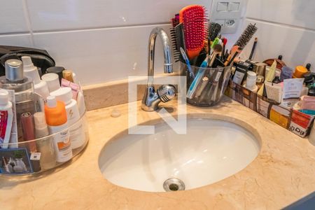 Banheiro da Suíte 1 de apartamento à venda com 2 quartos, 105m² em Jardim Tupanci, Barueri