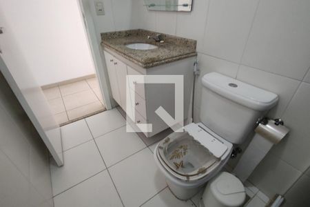 Banheiro Social de casa de condomínio à venda com 2 quartos, 95m² em Taquara, Rio de Janeiro