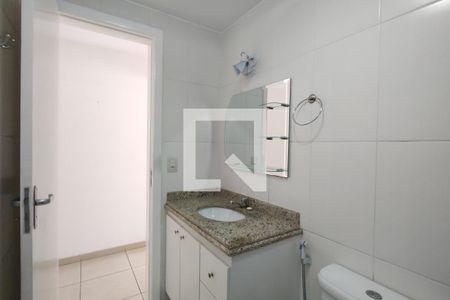 Banheiro Social de casa de condomínio à venda com 2 quartos, 95m² em Taquara, Rio de Janeiro