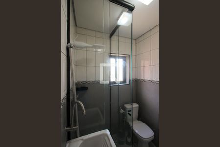 Banheiro de kitnet/studio para alugar com 0 quarto, 30m² em Jardim Angela (zona Leste), São Paulo