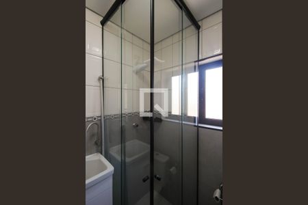 Banheiro Social de kitnet/studio para alugar com 0 quarto, 30m² em Jardim Angela (zona Leste), São Paulo