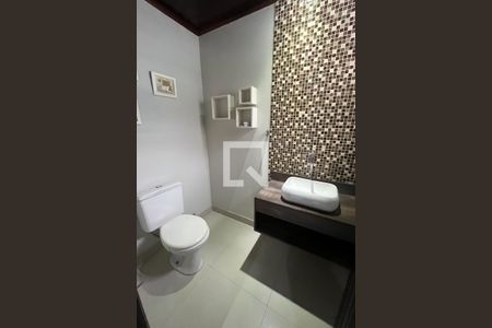 Lavabo de apartamento para alugar com 3 quartos, 240m² em Jardim Guanabara, Rio de Janeiro