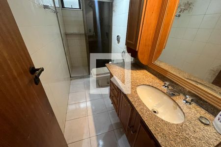 Banheiro de apartamento para alugar com 3 quartos, 240m² em Jardim Guanabara, Rio de Janeiro