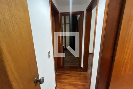 Corredor de apartamento para alugar com 3 quartos, 240m² em Jardim Guanabara, Rio de Janeiro