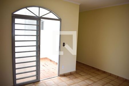 Sala de casa para alugar com 4 quartos, 300m² em Jardim Irajá, Ribeirão Preto
