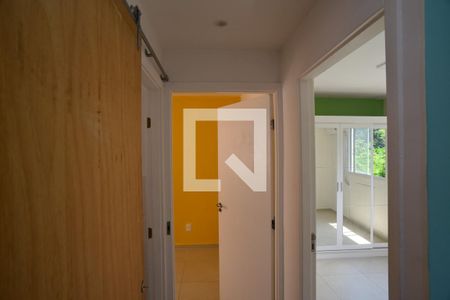 Corredor de apartamento para alugar com 2 quartos, 42m² em Itanhangá, Rio de Janeiro