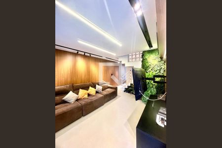 Casa à venda com 3 quartos, 250m² em Vila Curuçá, Santo André