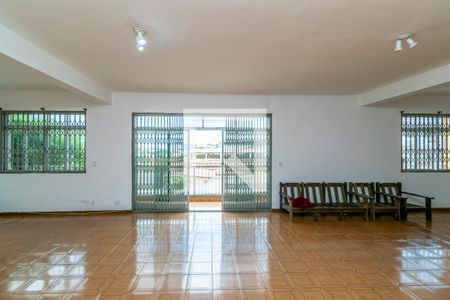 Sala de casa para alugar com 7 quartos, 444m² em Penha Circular, Rio de Janeiro