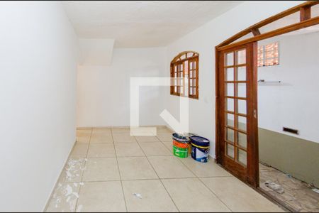Sala de casa à venda com 3 quartos, 120m² em Salgado Filho, Belo Horizonte