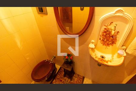 Lavabo de casa para alugar com 4 quartos, 70m² em Santa Rosa, Niterói