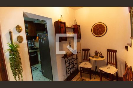 Sala de casa para alugar com 4 quartos, 70m² em Santa Rosa, Niterói