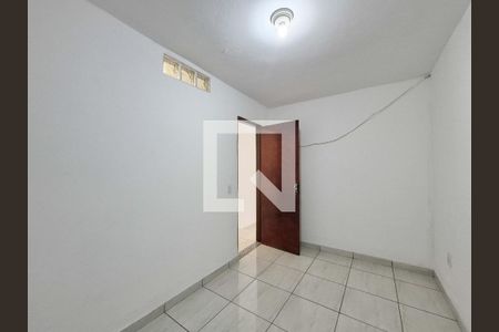 Quarto 1 de casa para alugar com 2 quartos, 120m² em Vila Carmosina, São Paulo