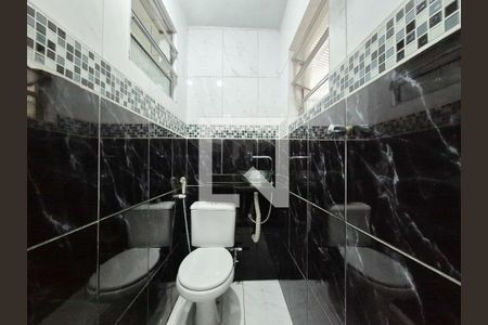 Banheiro da Suíte de casa à venda com 4 quartos, 125m² em Vila Carmosina, São Paulo