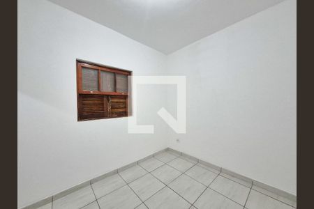 Suíte de casa à venda com 4 quartos, 125m² em Vila Carmosina, São Paulo