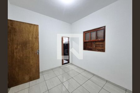 Suíte de casa à venda com 4 quartos, 125m² em Vila Carmosina, São Paulo