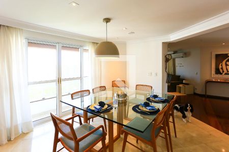 Apartamento à venda com 4 quartos, 350m² em Jardim Fonte do Morumbi, São Paulo
