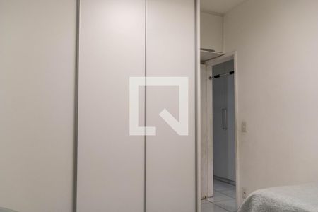 Quarto 2 de apartamento para alugar com 2 quartos, 54m² em Carlos Prates, Belo Horizonte
