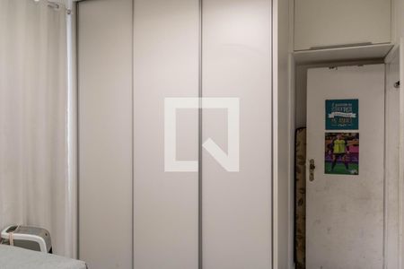 Quarto 2 de apartamento para alugar com 2 quartos, 54m² em Carlos Prates, Belo Horizonte