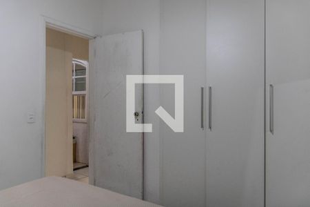 Quarto 1 de apartamento para alugar com 2 quartos, 54m² em Carlos Prates, Belo Horizonte