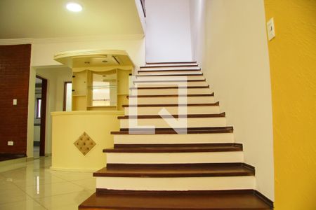 Sala de casa para alugar com 3 quartos, 300m² em Parque Renato Maia, Guarulhos