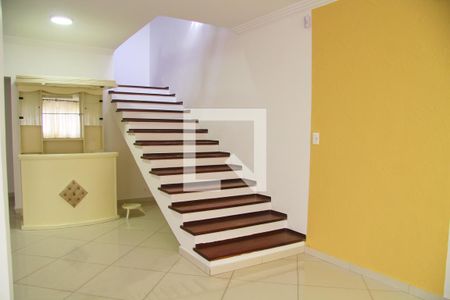 Sala de casa para alugar com 3 quartos, 300m² em Parque Renato Maia, Guarulhos