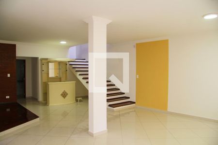 Sala de casa para alugar com 3 quartos, 300m² em Parque Renato Maia, Guarulhos