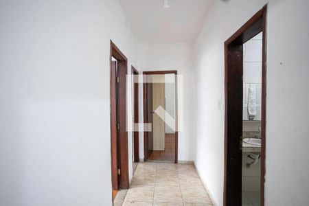 Corredor de casa para alugar com 3 quartos, 297m² em Novo Glória, Belo Horizonte