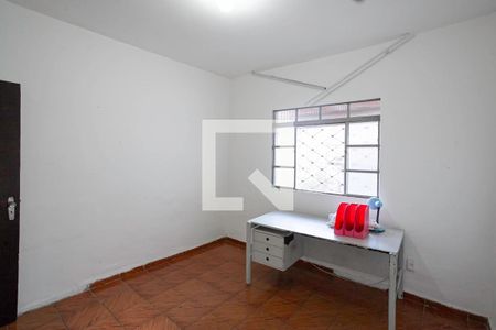 Quarto 2 de casa para alugar com 3 quartos, 297m² em Novo Glória, Belo Horizonte